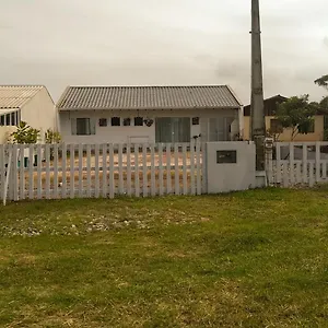 https://casa-na-praia-de-itapo-sc-32km-de-praia.santa-catarina-brasil.com